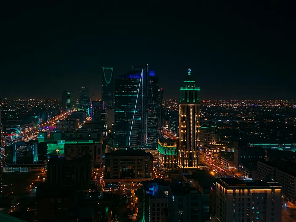 أفق مدينة الرياض ليلاً